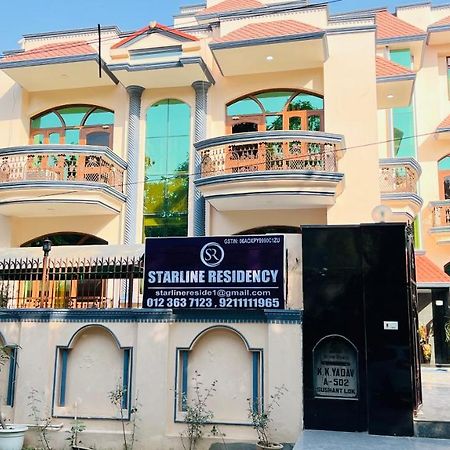Hotel Starline Sector 28 グルガウン エクステリア 写真